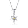 Pendentif Edelweiss "Stella Alpina" en argent 925 brillant avec zircons jaunes modèle by White Alpina. Découvrez Notre collier Edelweiss.