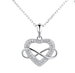 Pendentif Cœur Infinity en argent 925 brillant avec des zircons transparents by White Alpina. Livré dans un écrin avec une chaîne