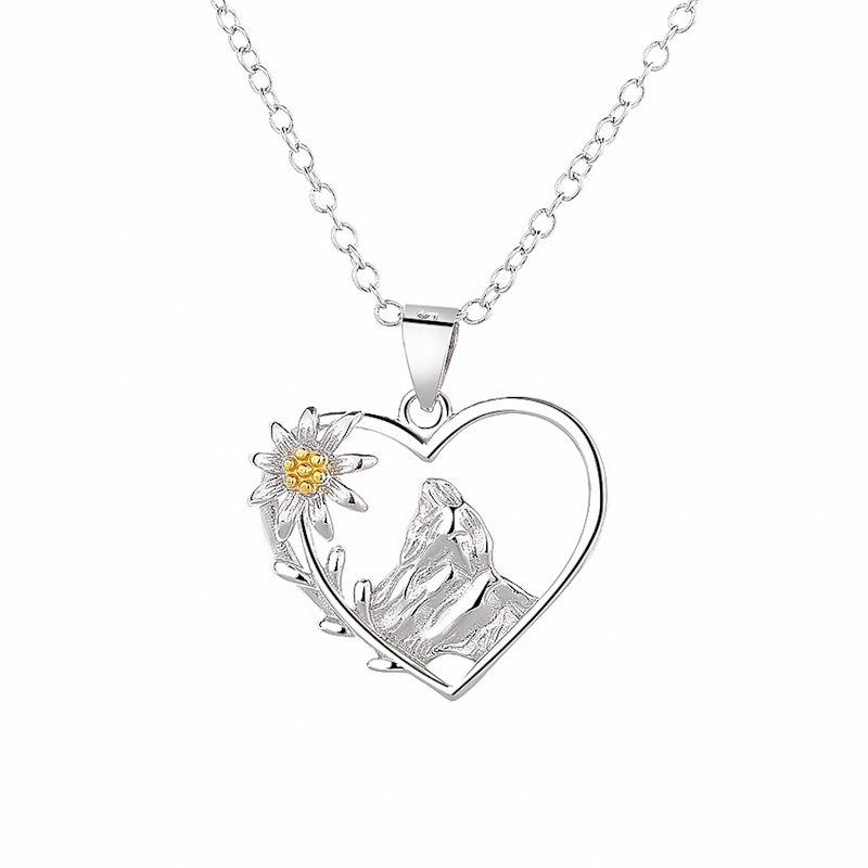 Pendentif Cœur Cervin en argent 925 by White Alpina. Ce magnifique bijou pour femme est livré dans un écrin avec une chaîne. Montagne des Alpes